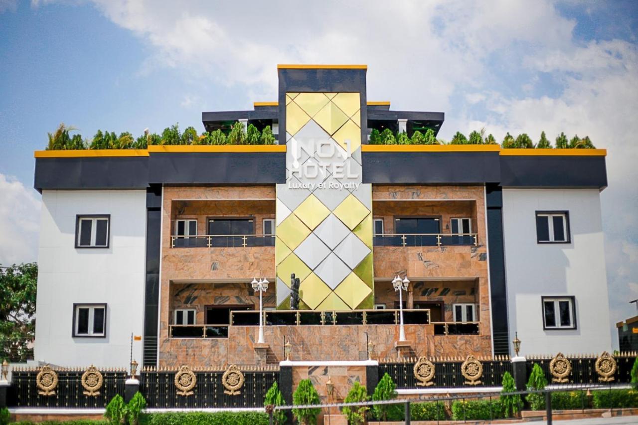 No.1 Hotel Abuja Esterno foto