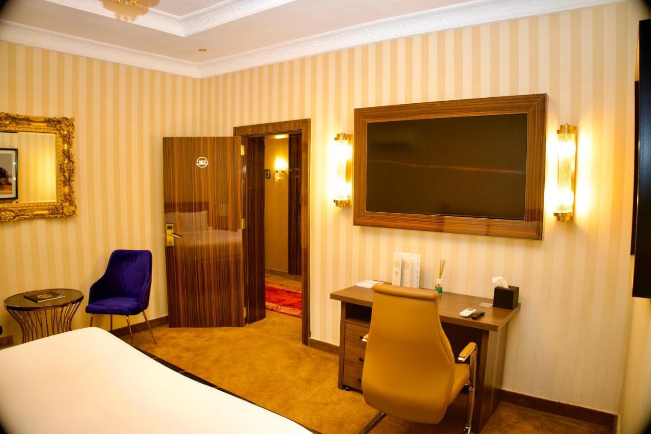 No.1 Hotel Abuja Esterno foto