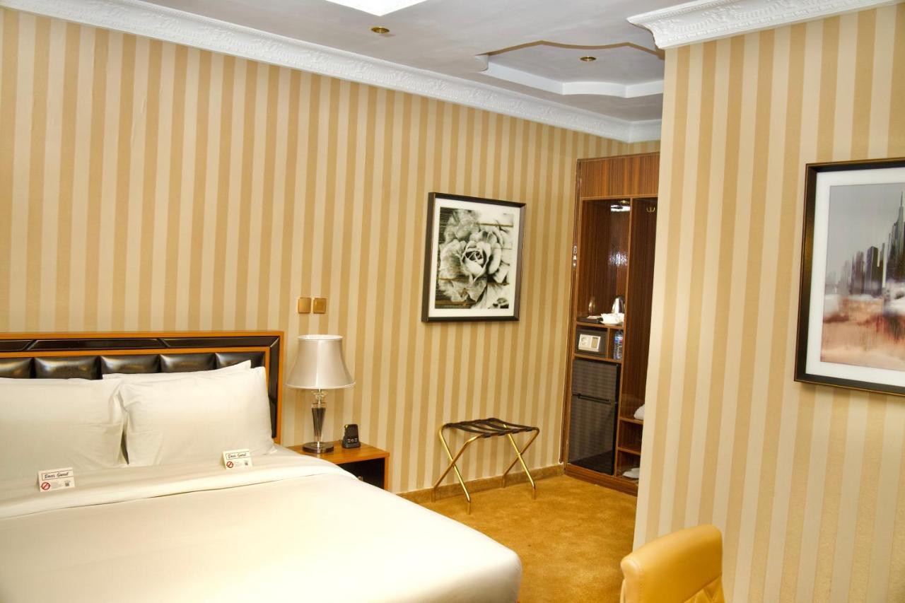 No.1 Hotel Abuja Esterno foto